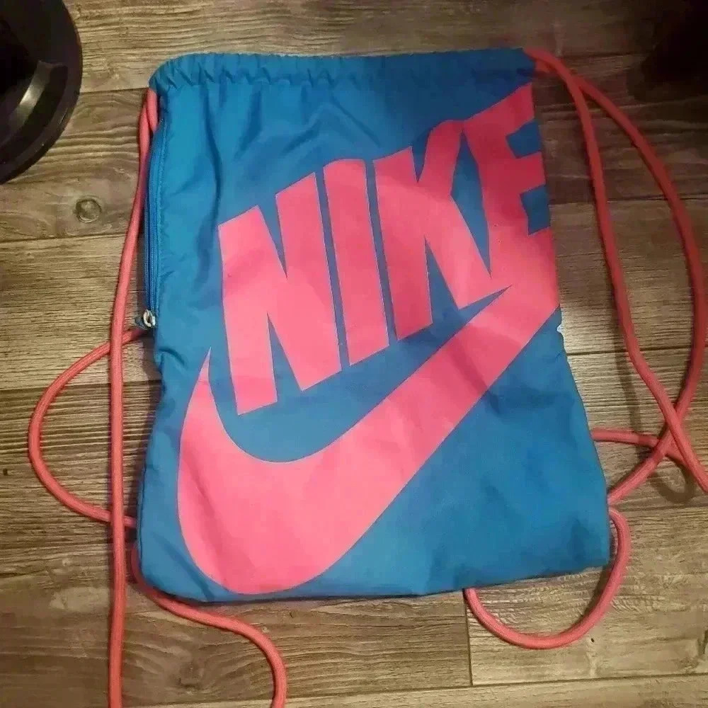 HERITAGE NIKE DRAWSTRING BAG